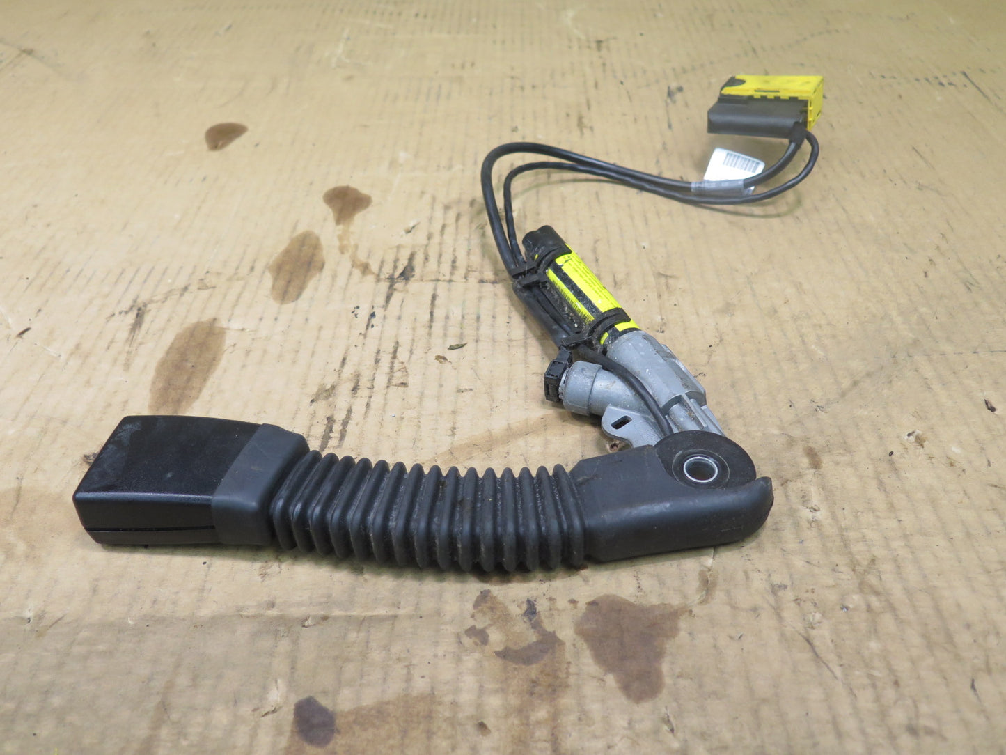 2004-2010 BMW E83 X3 Front Left Seat Belt Buckle OEM