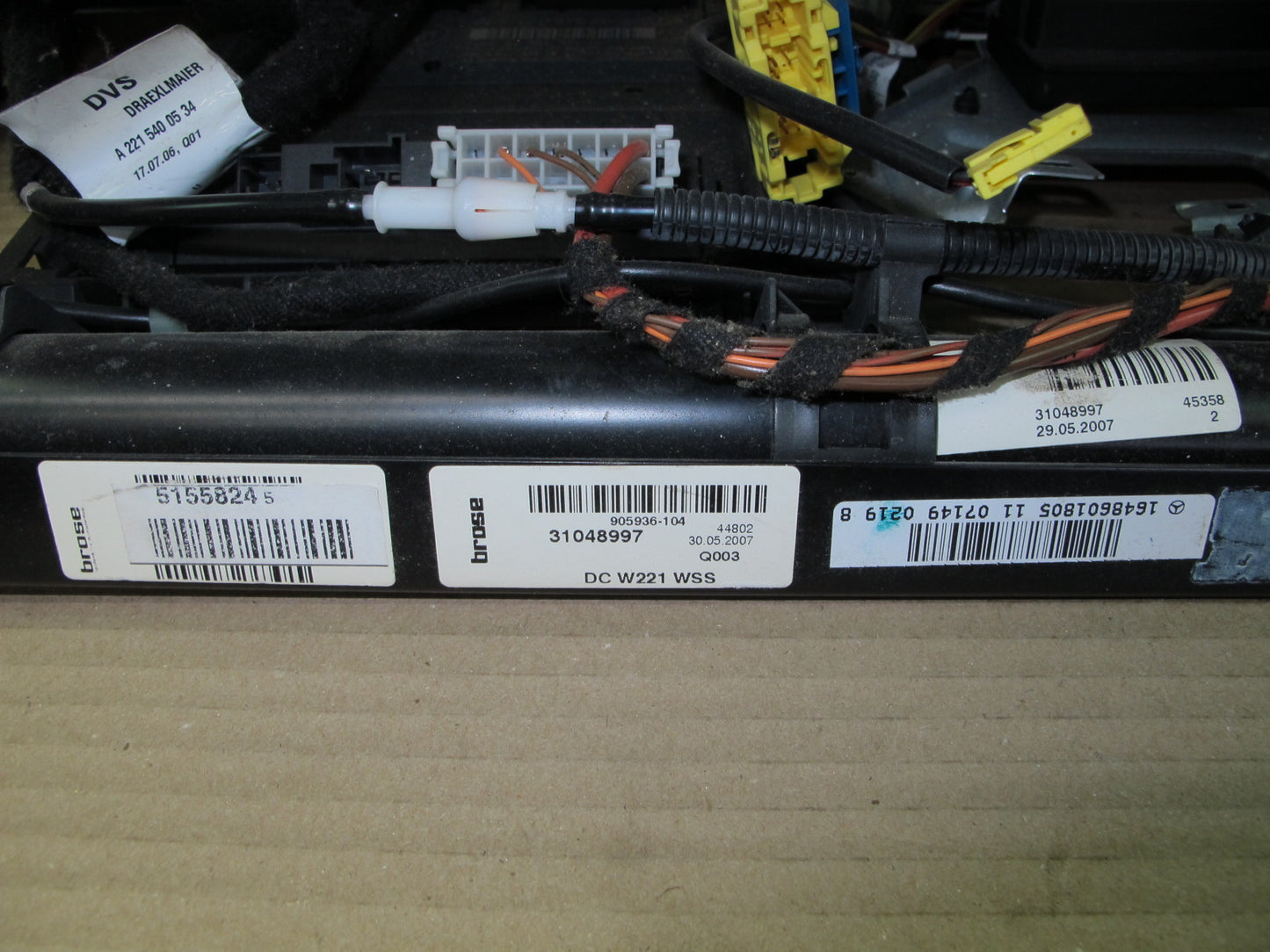 07-13 MERCEDES W221 S-CLASS FRONT RIGHT SEAT LOWER FRAME TRACK RAIL MOTOR OEM