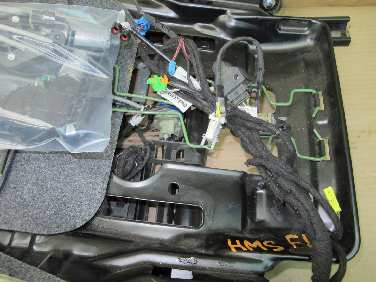 07-13 MERCEDES W221 S-CLASS FRONT LEFT SEAT LOWER FRAME TRACK RAIL MOTOR OEM