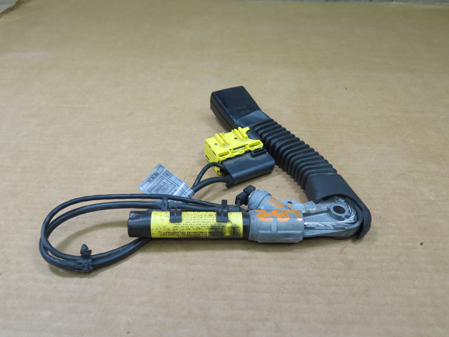 2003-2008 BMW Z4 E85 Front Left Seat Belt Buckle OEM