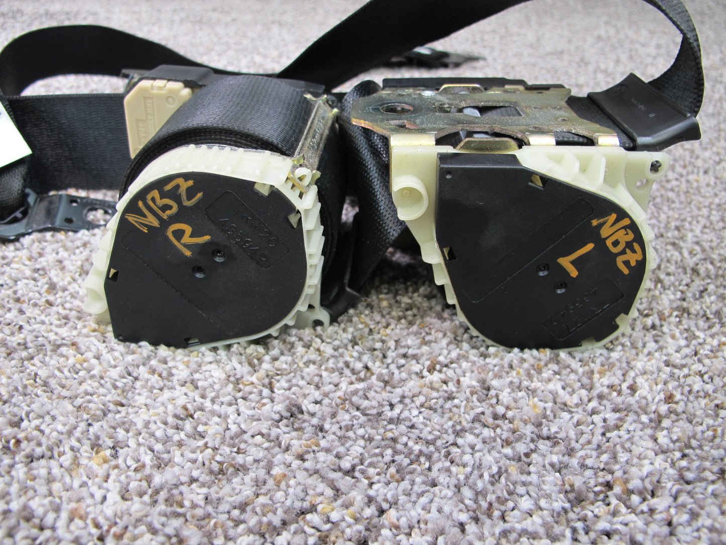 2003-2008 BMW Z4 E85 Left and Right Seat Belts Set OEM