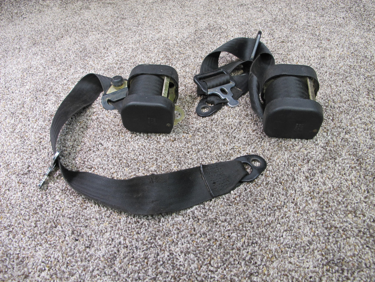 1973-1980 Mercedes-Benz 450SL R107 Driver & Passenger Seat Belt Retractors OEM