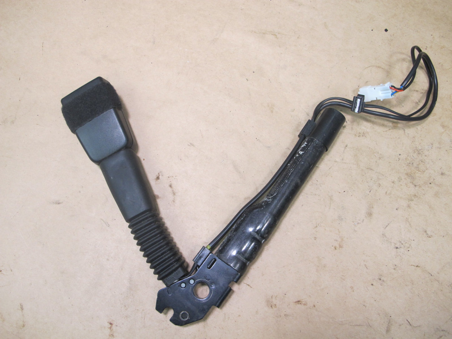 12-18 BMW F30 F31 5-SERIES SET OF 4 FRONT LEFT & RIGHT SEATBELT BUCKLE TENSIONER OEM
