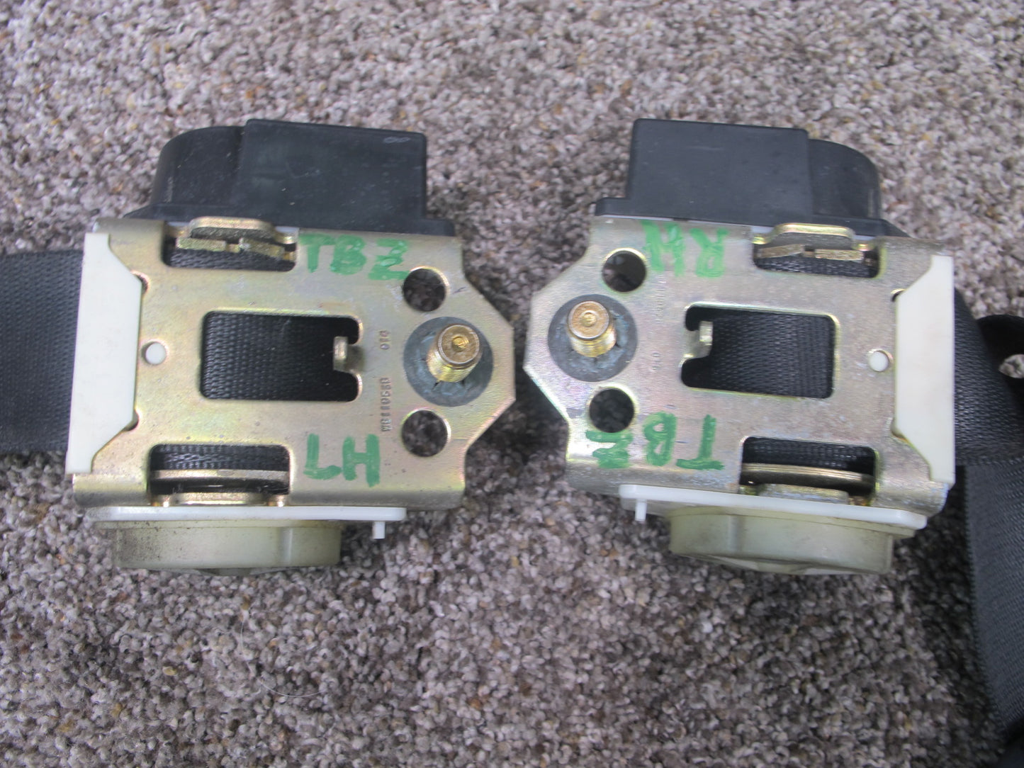 96-02 BMW Z3 E36 ROADSTER SET OF 2 RIGHT & LEFT SEATBELT RETRACTOR OEM