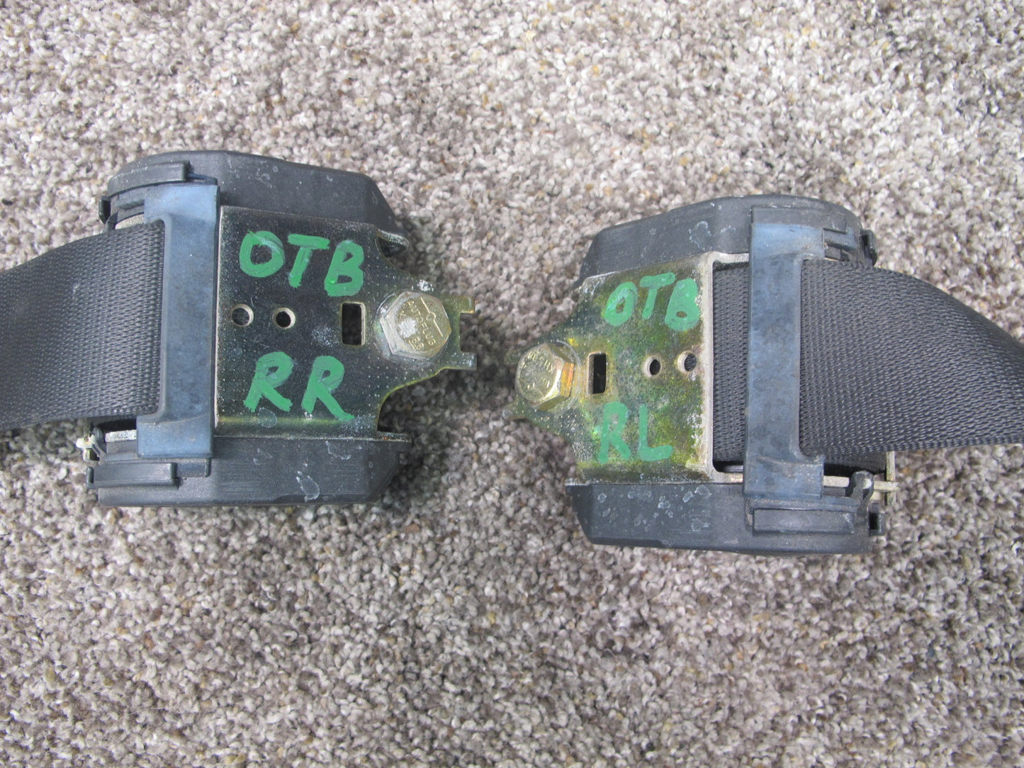 84-91 BMW E30 REAR LEFT & RIGHT SEATBELT RETRACTOR W/ BUCKLE OEM
