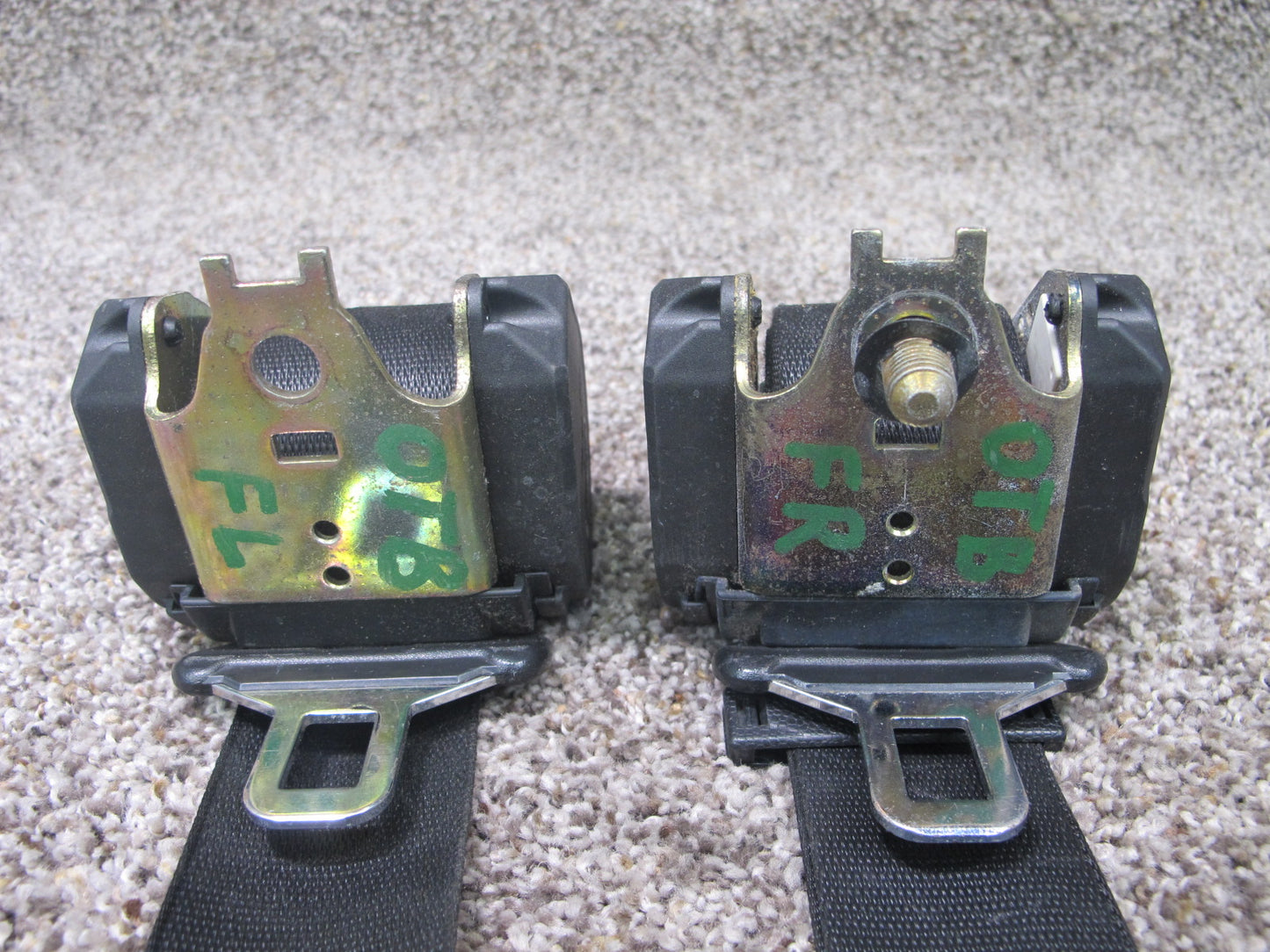 84-91 BMW E30 FRONT LEFT & RIGHT SEATBELT RETRACTOR OEM