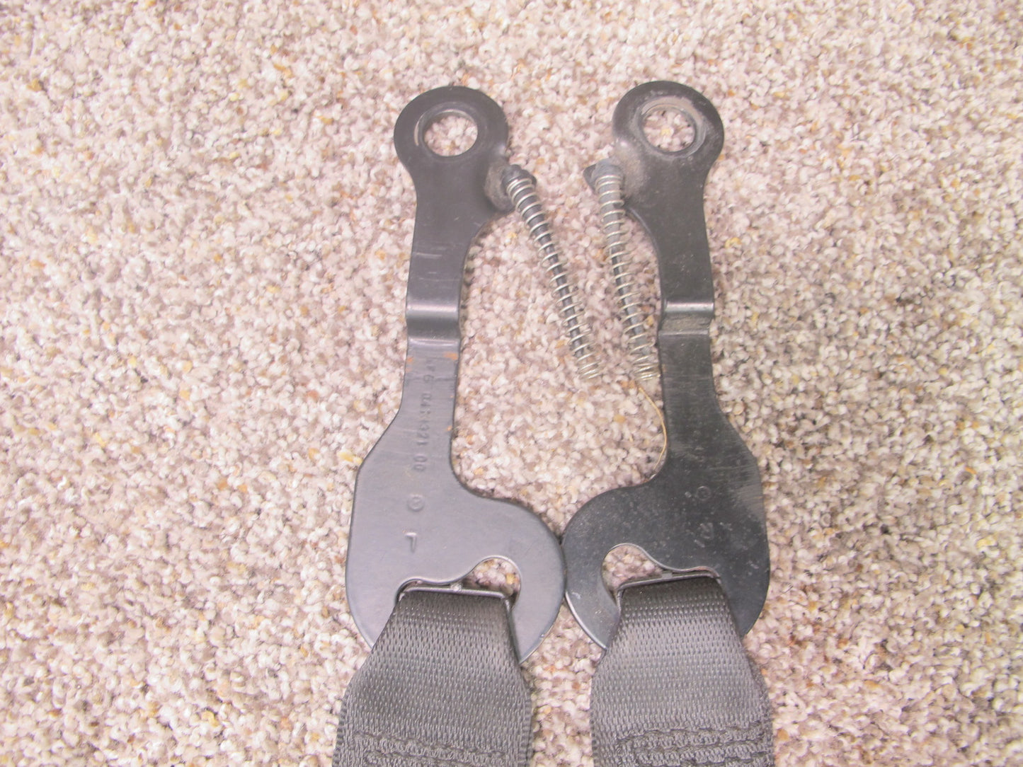 84-91 BMW E30 FRONT LEFT & RIGHT SEATBELT RETRACTOR OEM