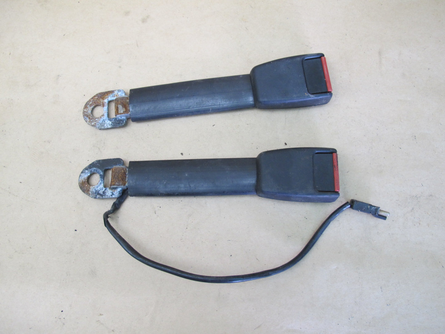 85-88 PORSCHE 944 7pcs SEATBELT RETRACTORS & SEATBELT BUCKLE SET OEM
