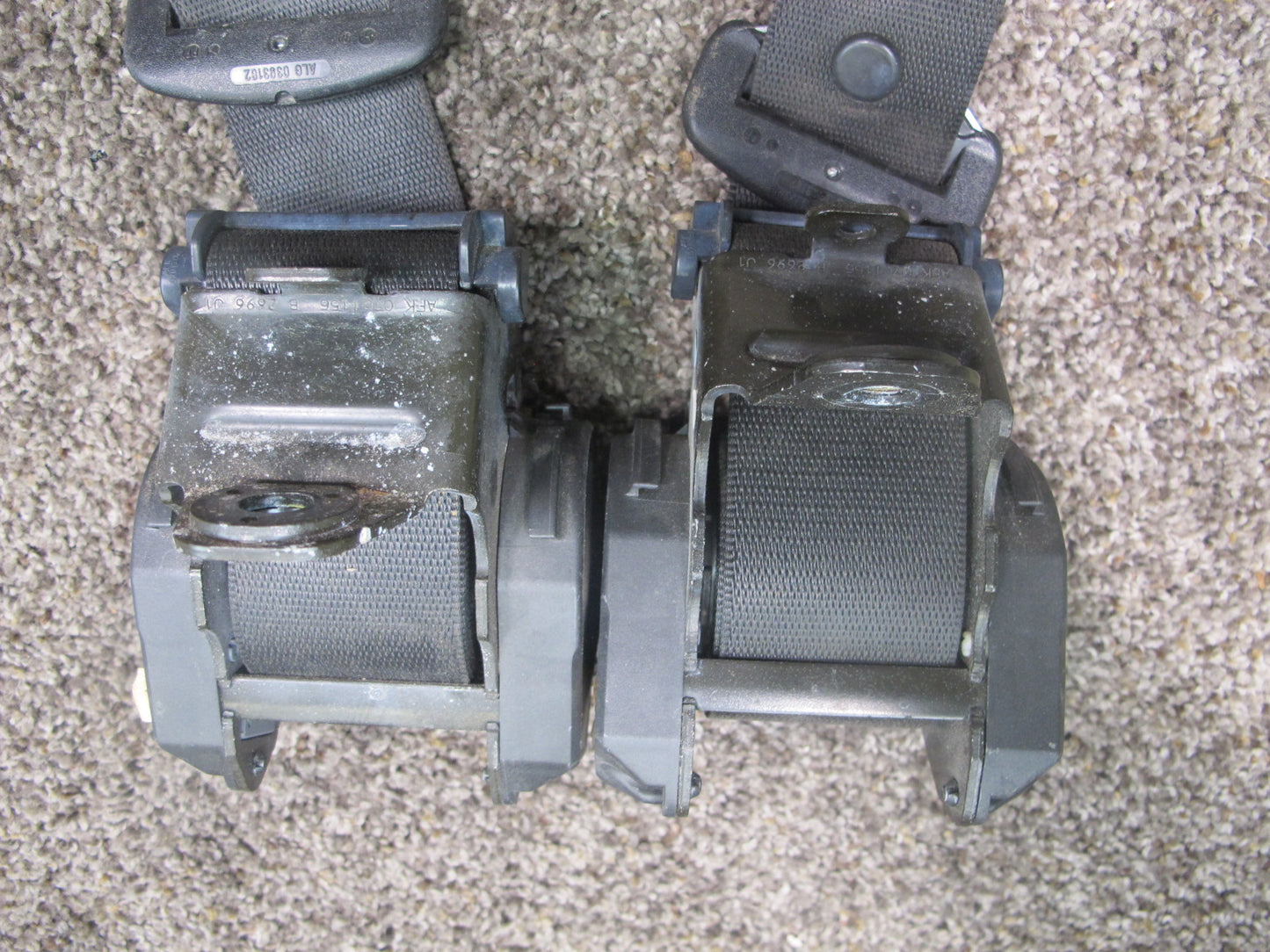 94-99 BMW E36 CONVERTIBLE SET OF 2 REAR RIGHT & LEFT SEATBELT RETRACTOR OEM