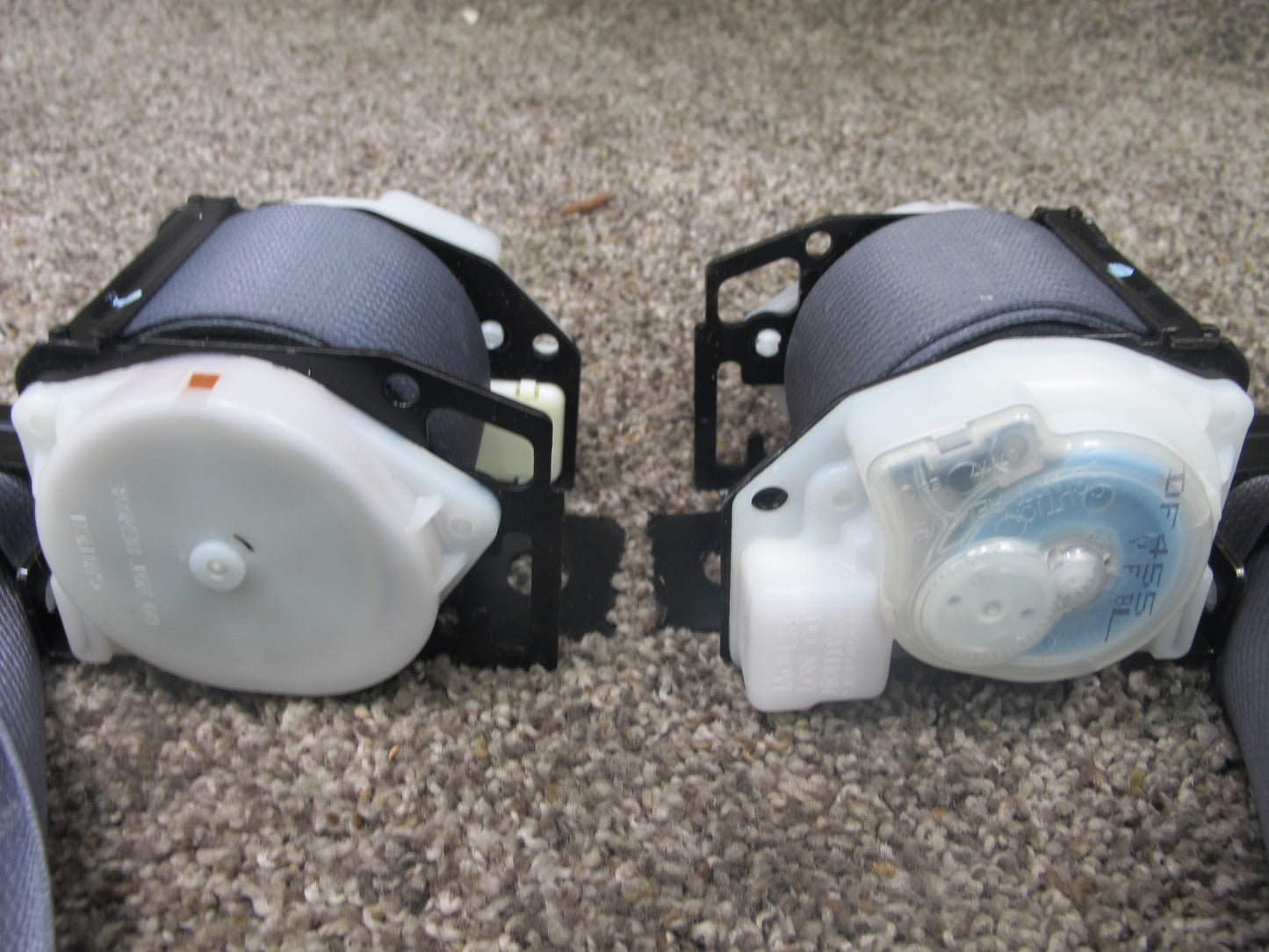 2003-2009 Lexus GX470 2nd Row Left & Right Seat Belt Set OEM
