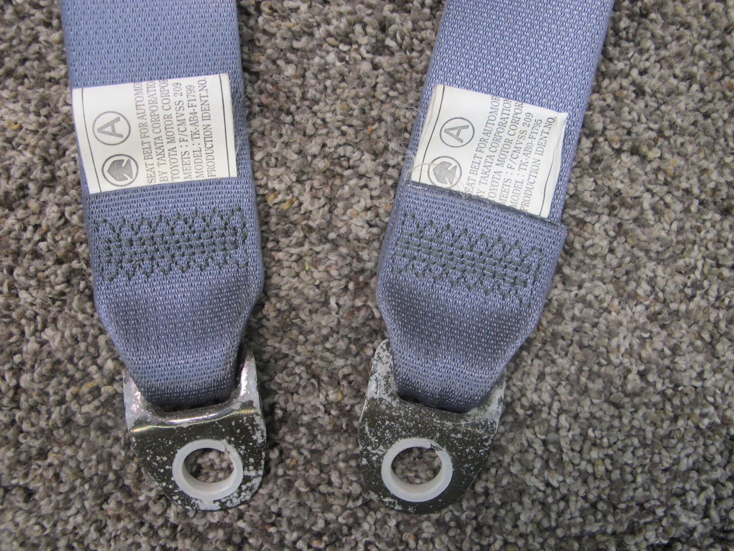 2003-2009 Lexus GX470 2nd Row Left & Right Seat Belt Set OEM