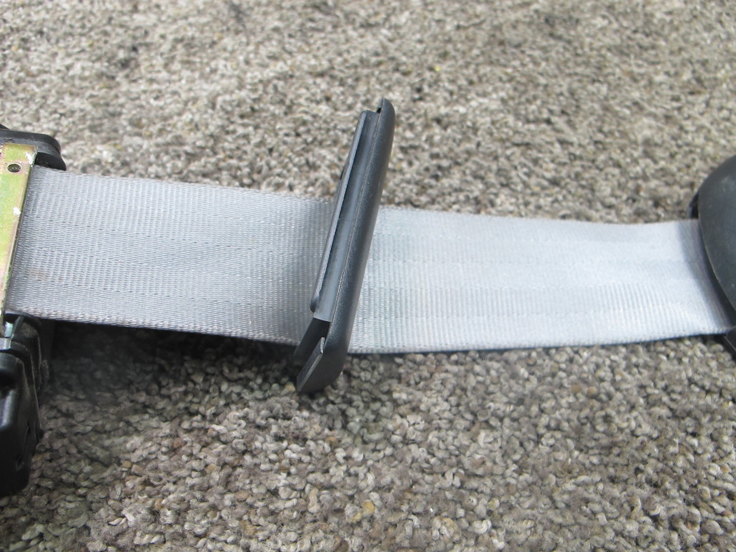 1999-2003 VW Volkswagen EuroVan Rear Left and Right Seat Belts Set OEM
