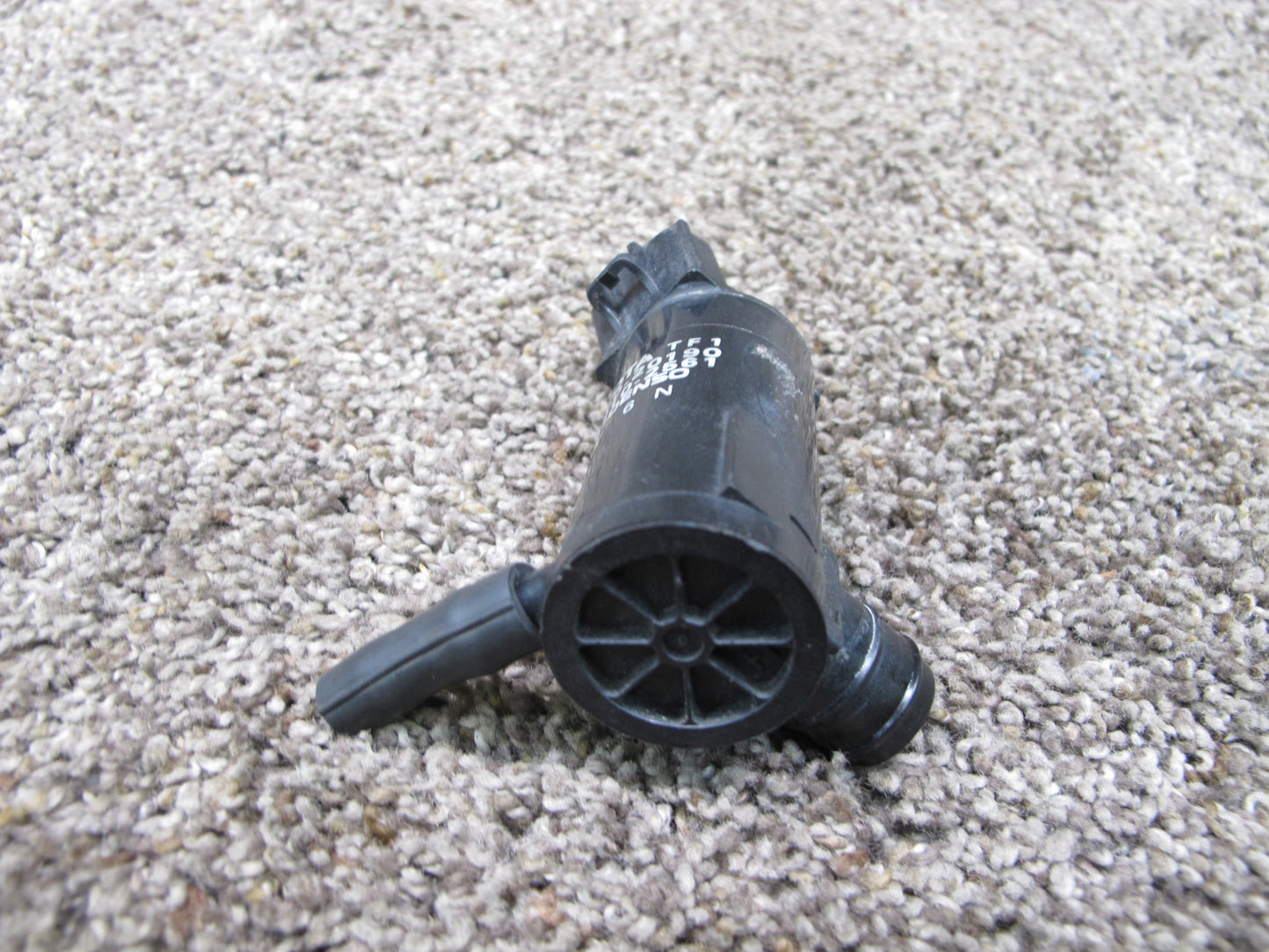 1992-1996 Lexus ES300 Windshield Fluid Washer Motor Pump 85310-20190 OEM
