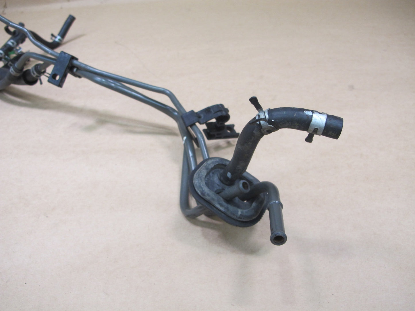 98-00 LEXUS UCF20 LS400 FUEL TANK VENT LINE HOSE OEM