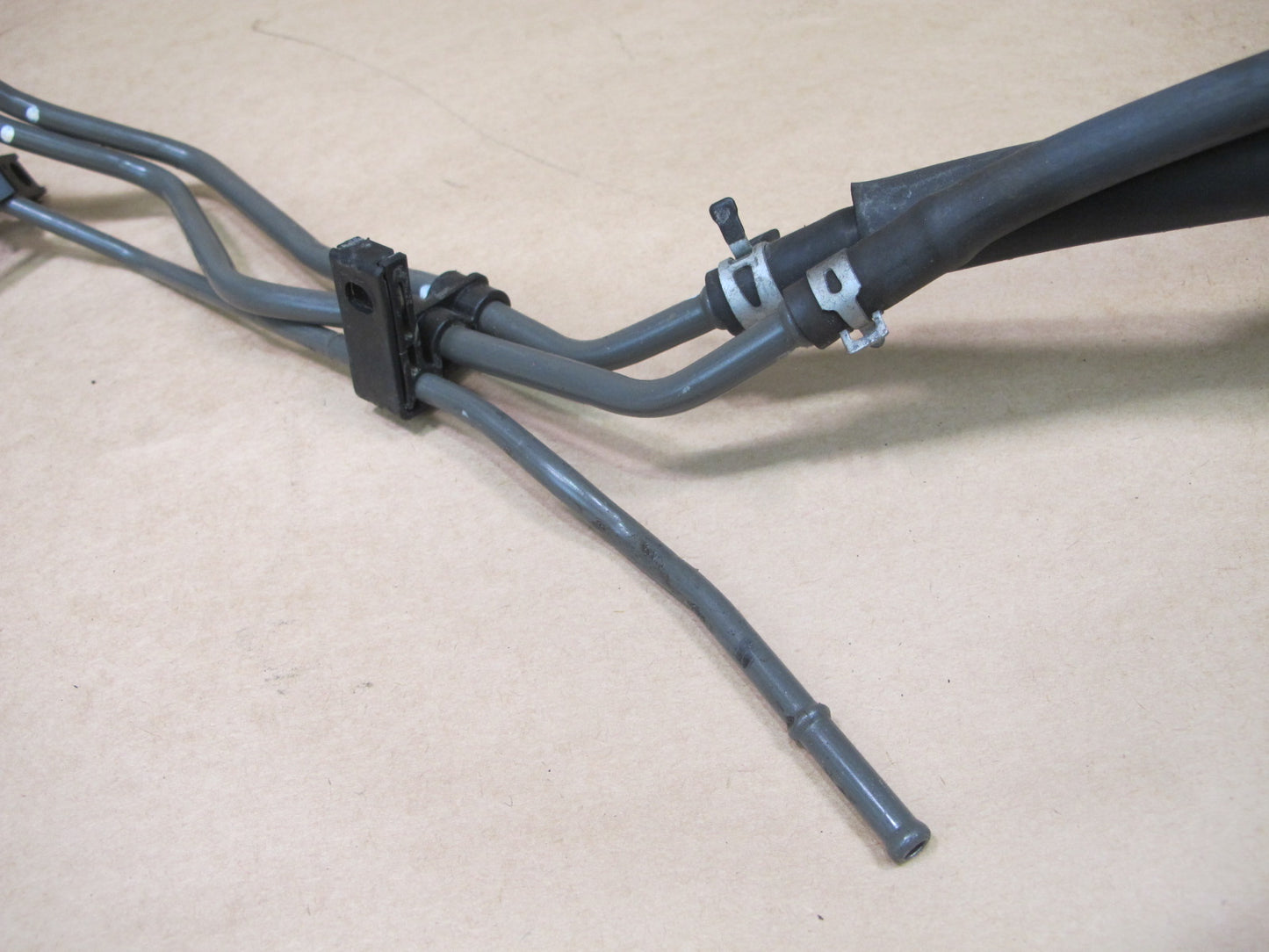 98-00 LEXUS UCF20 LS400 FUEL TANK VENT LINE HOSE OEM
