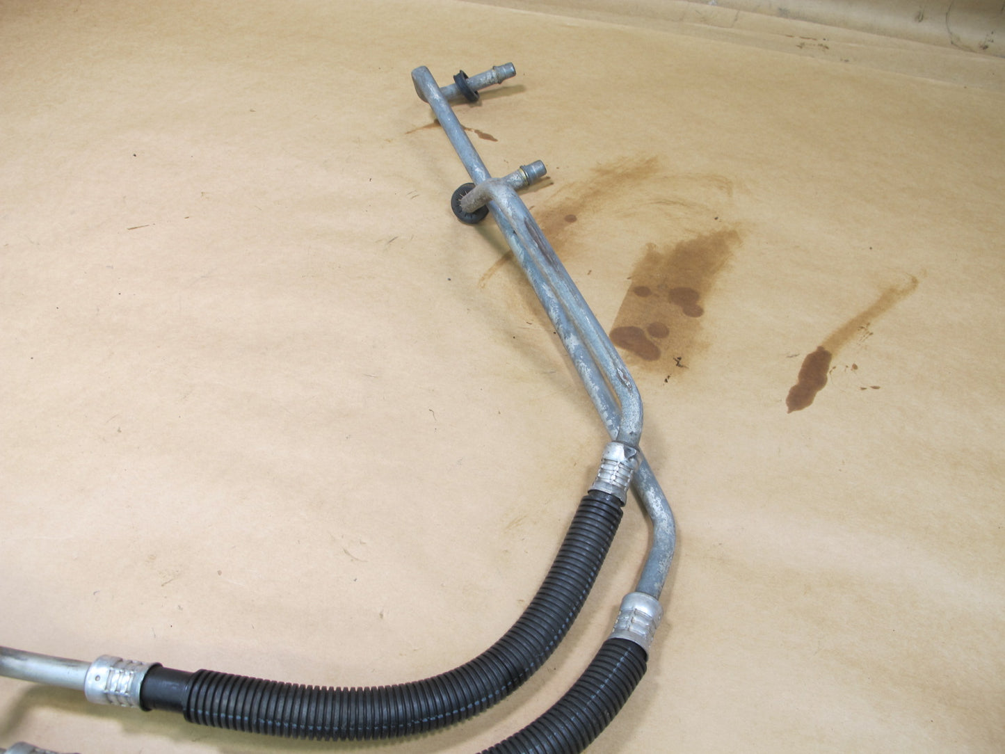 2003-2007 HUMMER H2 6.0L ENGINE OIL COOLER LINE HOSE PIPE TUBE ASSEMBLY OEM