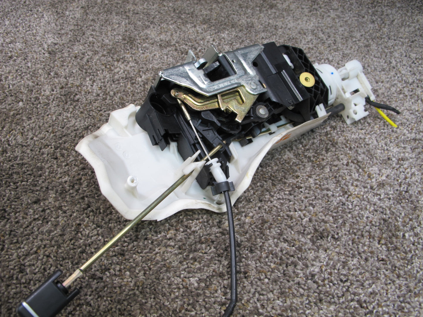 03-12 MERCEDES R230 SL-CLASS RIGHT DOOR LOCK LATCH ACTUATOR 2307200435 OEM