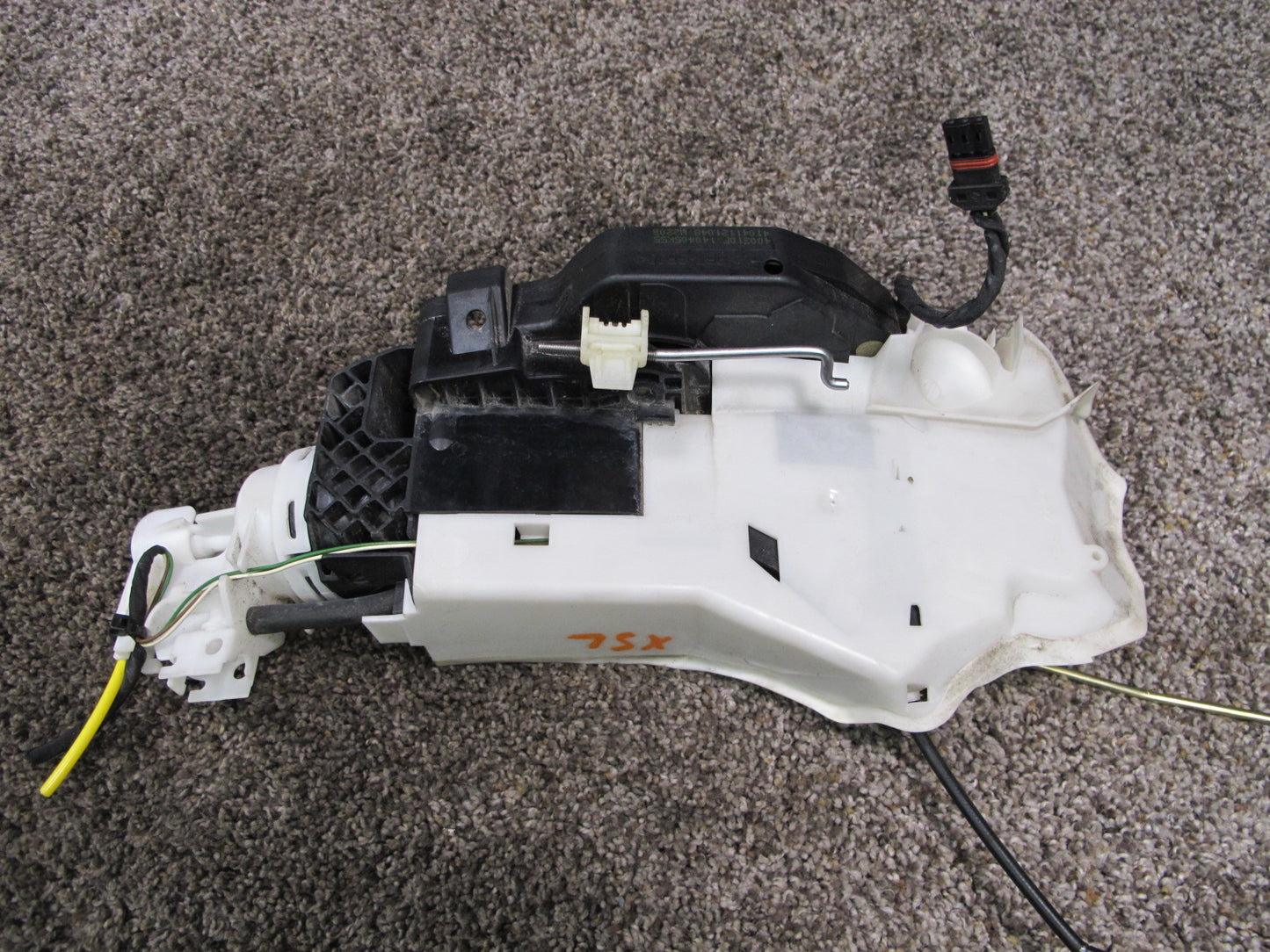 03-12 MERCEDES R230 SL-CLASS RIGHT DOOR LOCK LATCH ACTUATOR 2307200435 OEM