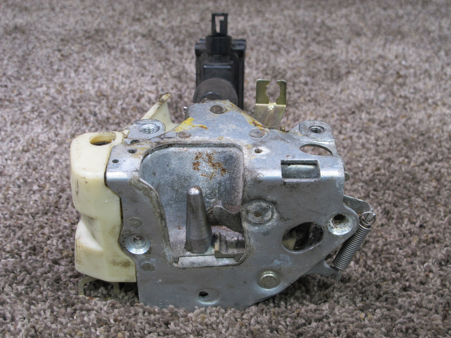 84-91 MERCEDES W126 C126 COUPE LEFT DOOR LOCK LATCH ACTUATOR OEM
