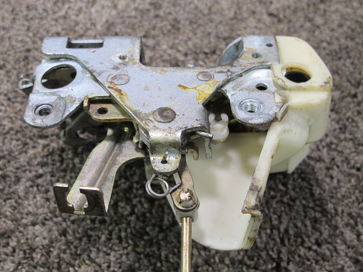 84-91 MERCEDES W126 C126 COUPE LEFT DOOR LOCK LATCH ACTUATOR OEM
