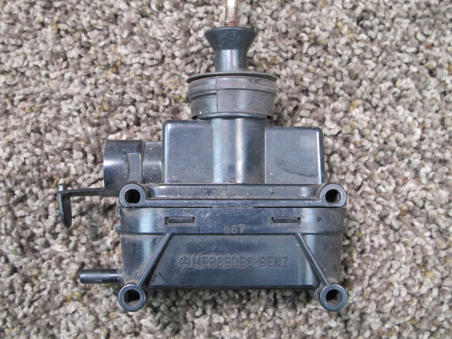 84-91 MERCEDES W126 C126 COUPE LEFT DOOR LOCK LATCH ACTUATOR OEM