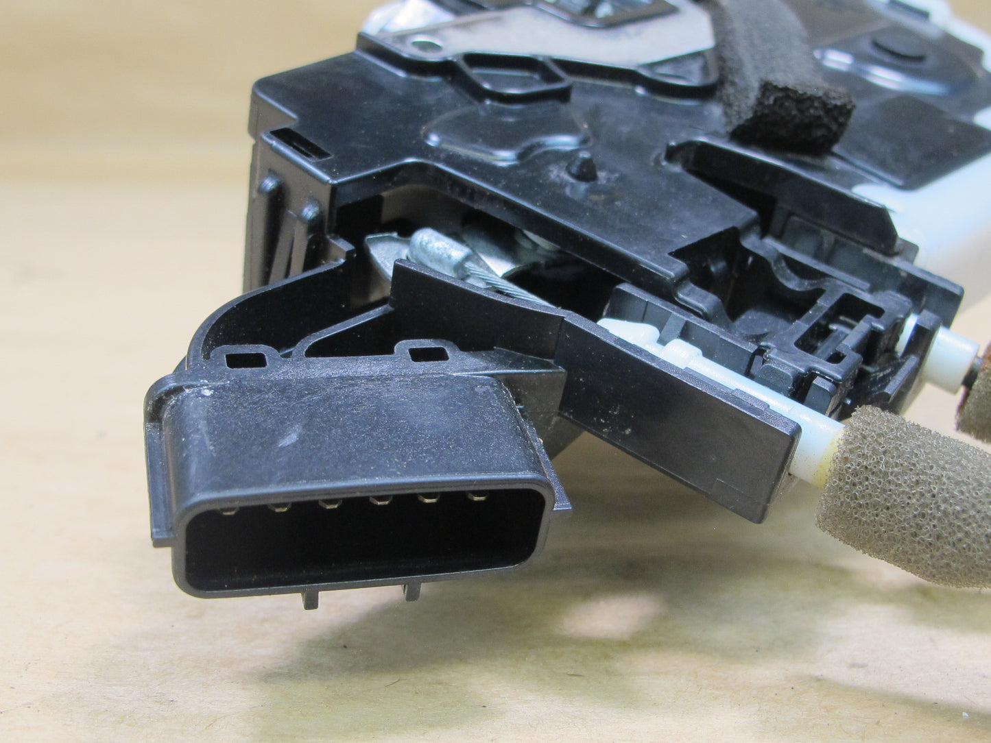 2011-2017 INFINITI QX56 QX80 FRONT LEFT DRIVER SIDE DOOR LOCK LATCH ACTUATOR