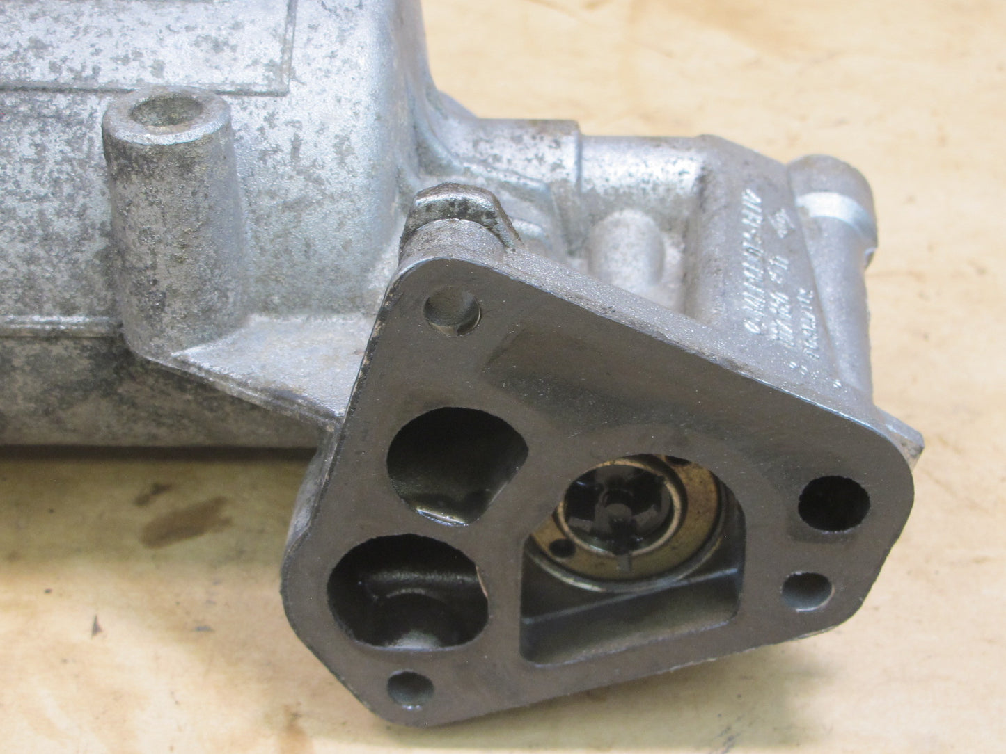 84-91 MERCEDES W126 C126 ENGINE OIL FILTER HOUSING ASSEMBLY 1171802611 OEM