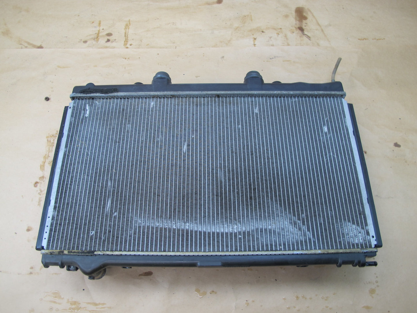 95-00 LEXUS LS400 UCF20 ENGINE COOLING RADIATOR & SHROUD OEM