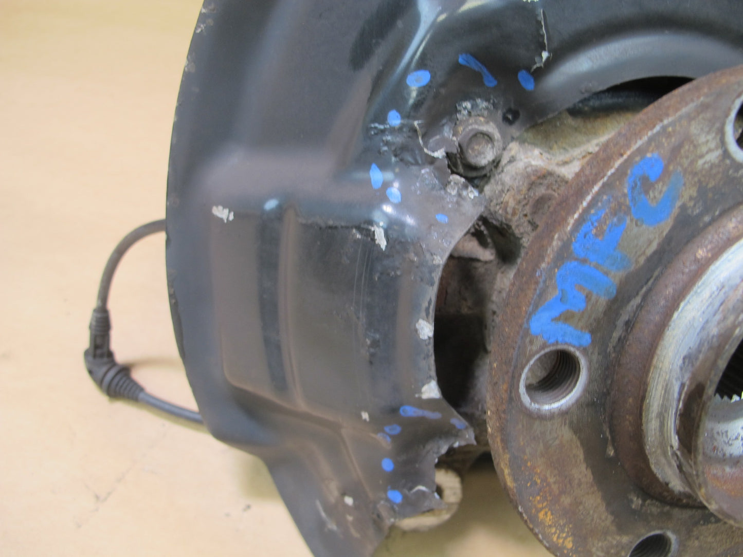 11-16 MINI COOPER R60 COUNTRYMAN AWD FRONT LEFT SPINDLE KNUCKLE WHEEL HUB OEM