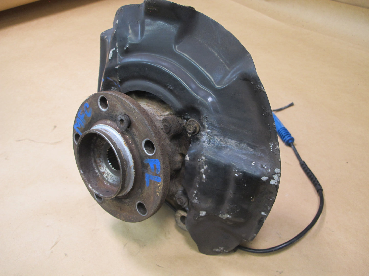 11-16 MINI COOPER R60 COUNTRYMAN AWD FRONT LEFT SPINDLE KNUCKLE WHEEL HUB OEM