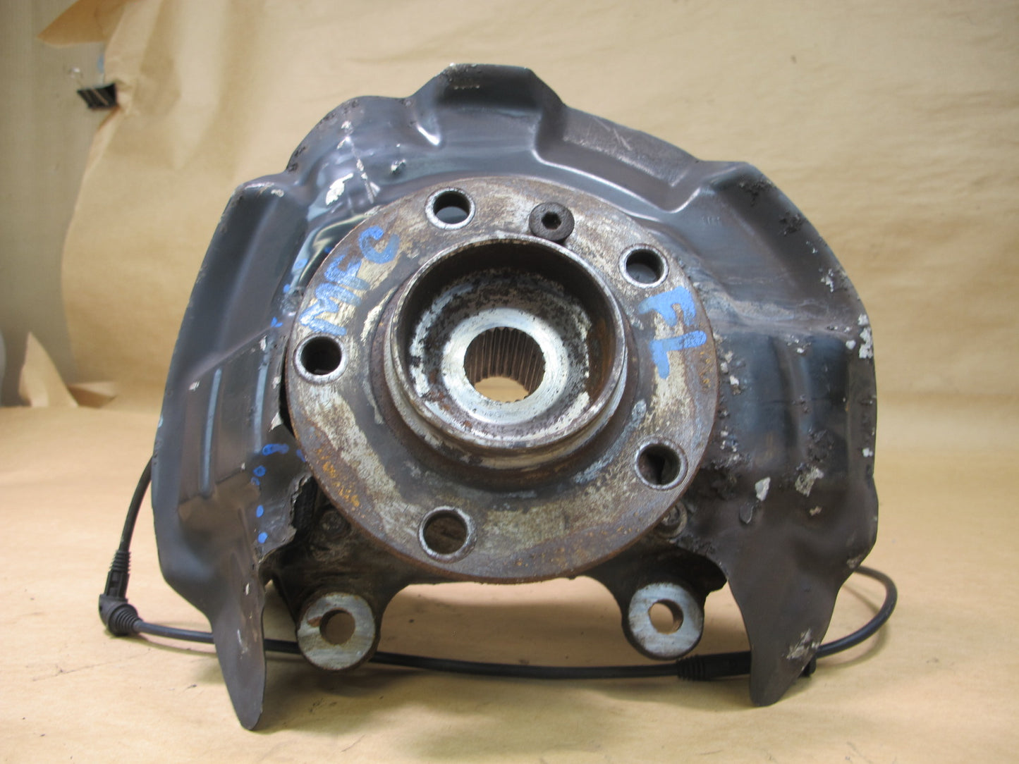 11-16 MINI COOPER R60 COUNTRYMAN AWD FRONT LEFT SPINDLE KNUCKLE WHEEL HUB OEM