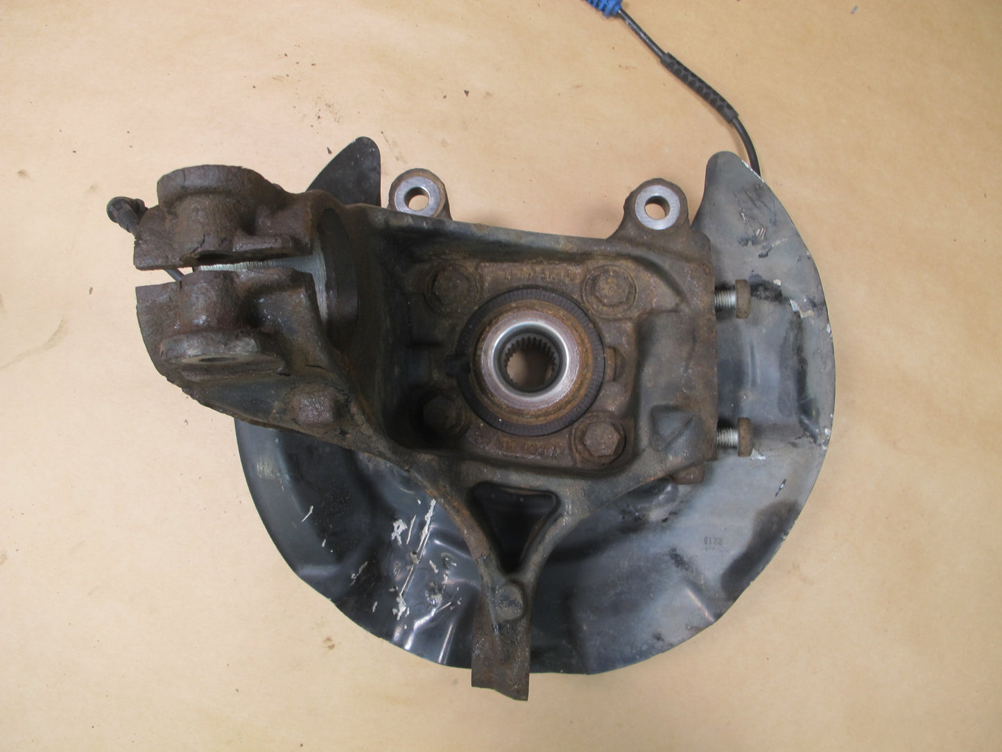 11-16 MINI COOPER R60 COUNTRYMAN AWD FRONT LEFT SPINDLE KNUCKLE WHEEL HUB OEM