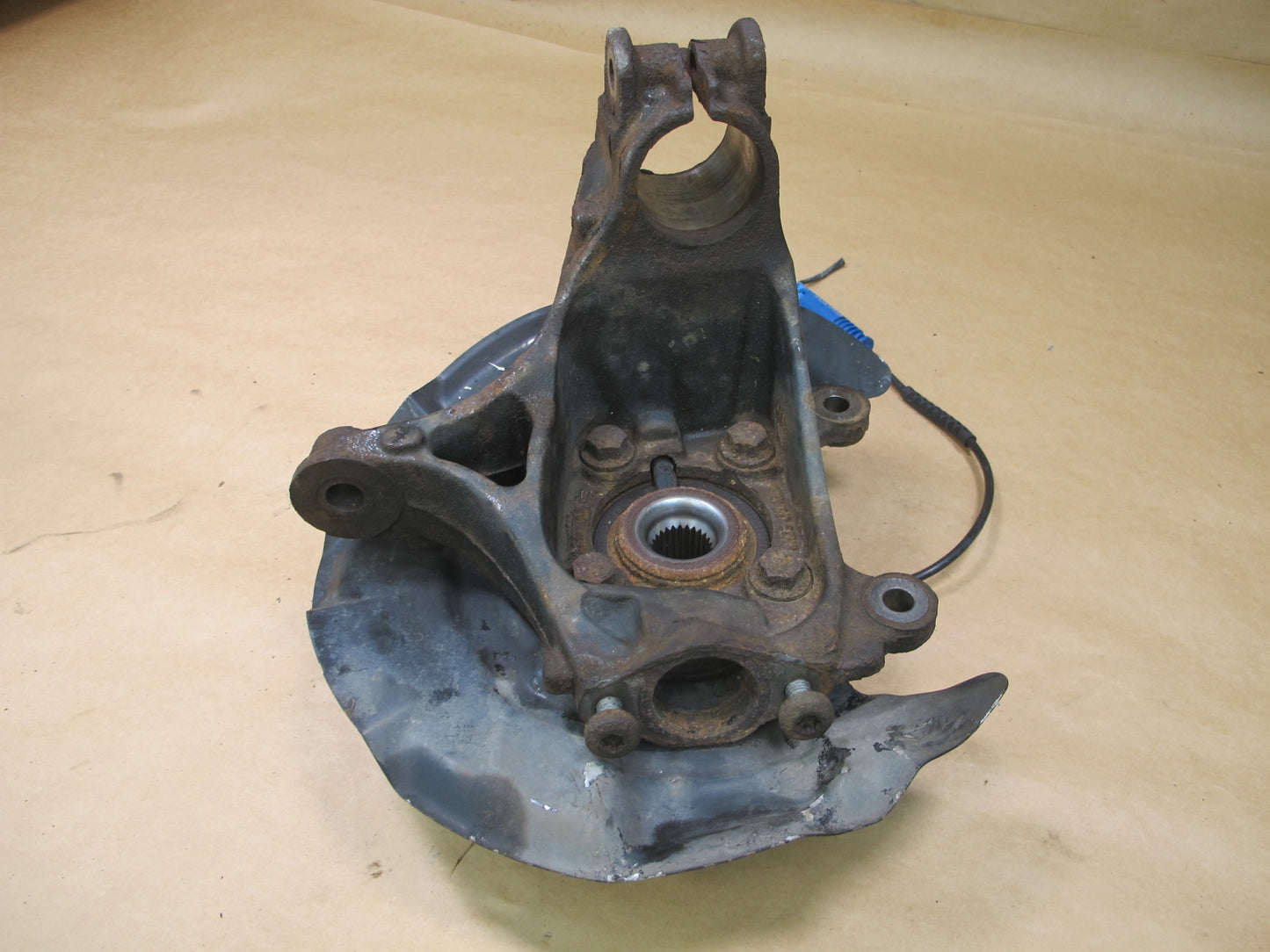 11-16 MINI COOPER R60 COUNTRYMAN AWD FRONT LEFT SPINDLE KNUCKLE WHEEL HUB OEM