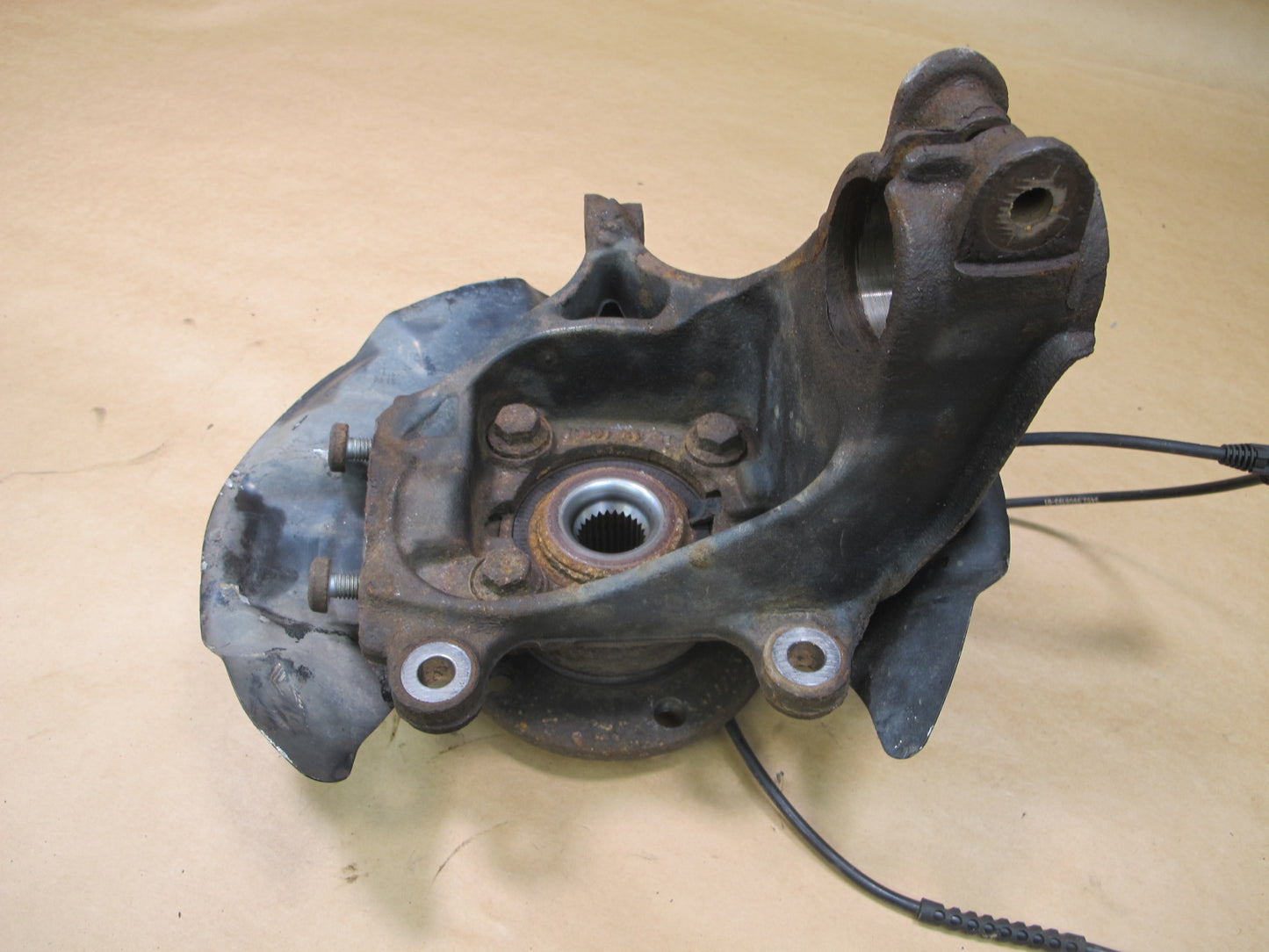 11-16 MINI COOPER R60 COUNTRYMAN AWD FRONT LEFT SPINDLE KNUCKLE WHEEL HUB OEM