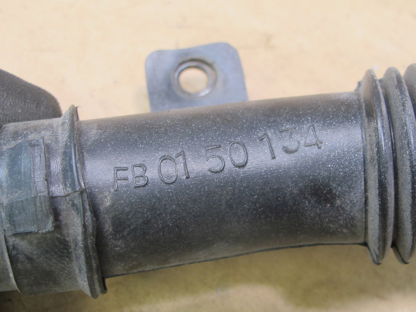 86-88 MAZDA RX7 FRONT AIR DUCT TUBE FB0150134 OEM