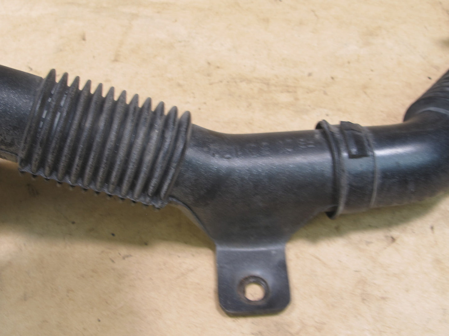 86-88 MAZDA RX7 FRONT AIR DUCT TUBE FB0150134 OEM