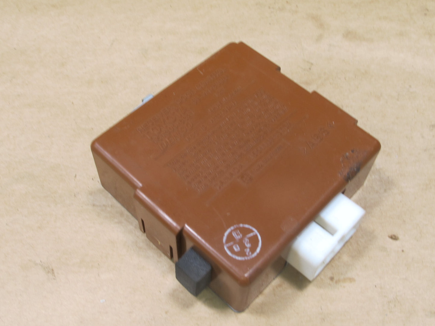 2000-2002 LEXUS J100 LX470 DOOR RECEIVER CONTROL MODULE 89741-60061