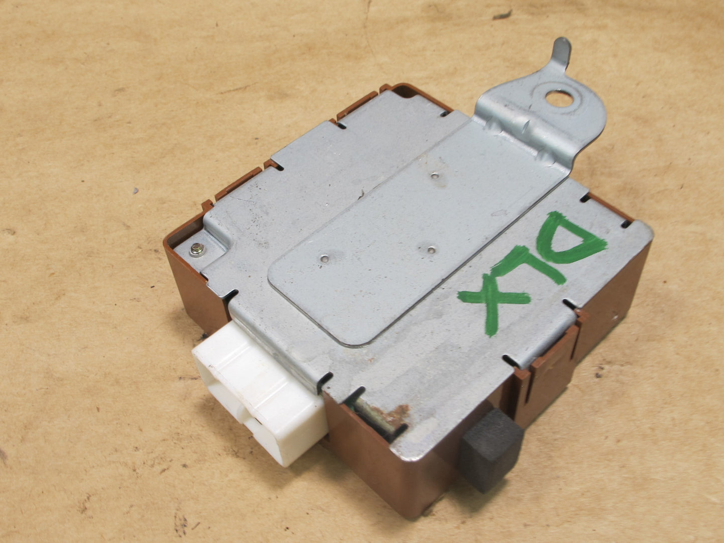 2000-2002 LEXUS J100 LX470 DOOR RECEIVER CONTROL MODULE 89741-60061