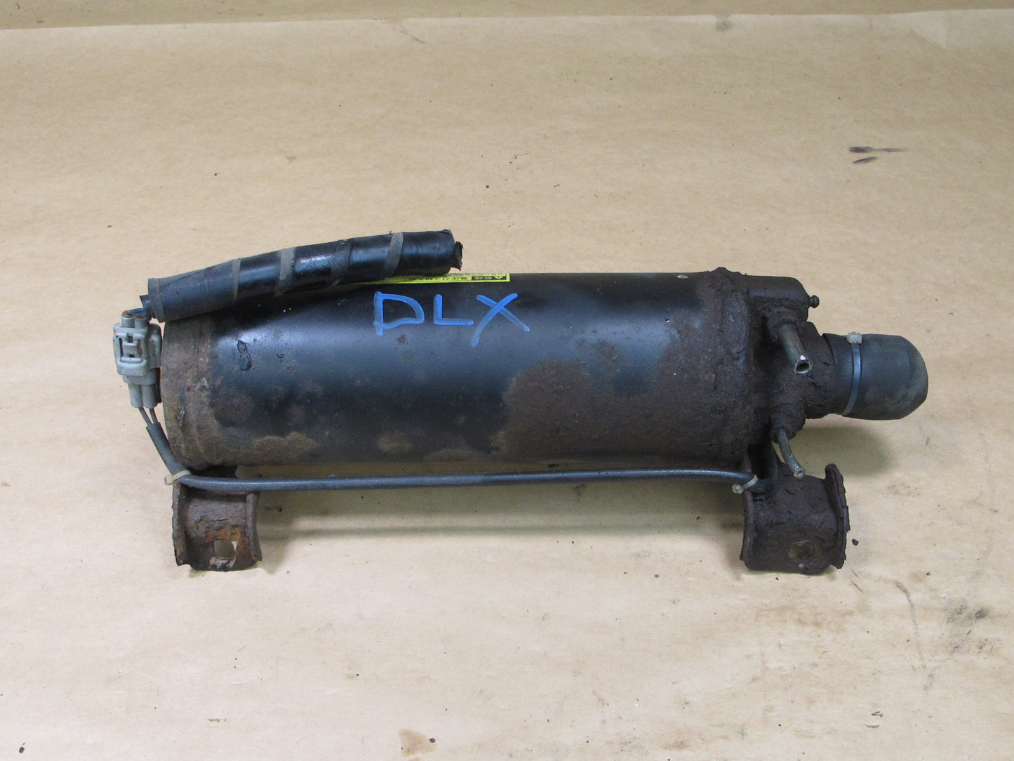 1998-2007 LEXUS J100 LX470 AIR SUSPENSION ACCUMULATOR TANK 49130-60010