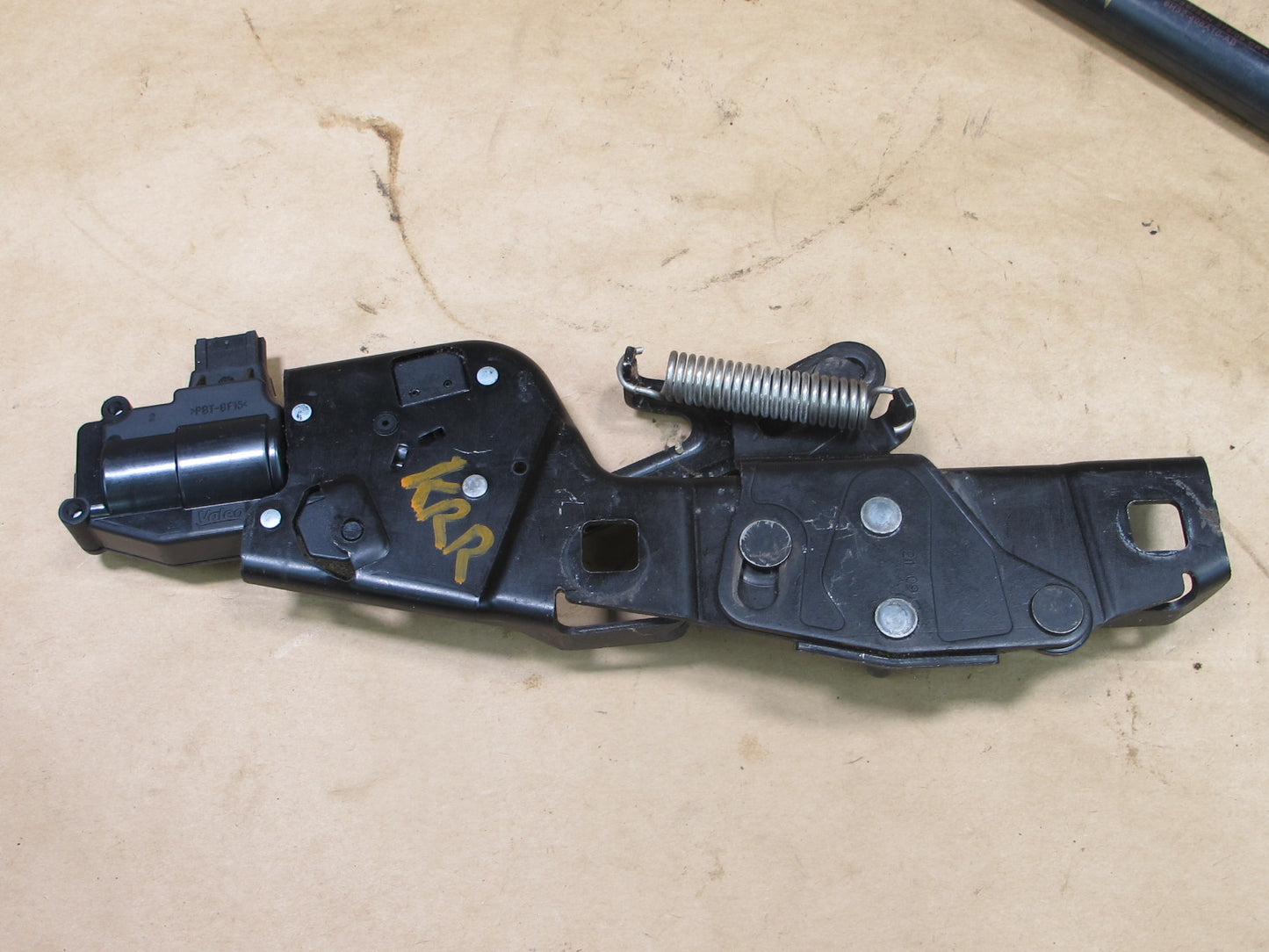 10-13 RANGE ROVER SPORT L320 TAILGATE SHOCK SUPPORT LOCK LATCH STRIKER PLATE SET