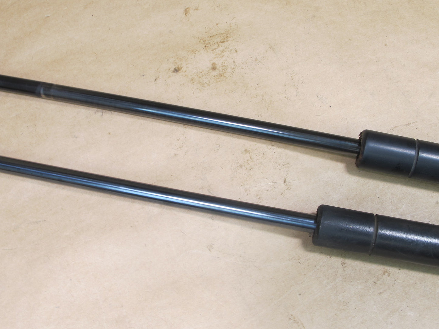 10-13 RANGE ROVER SPORT L320 TAILGATE SHOCK SUPPORT LOCK LATCH STRIKER PLATE SET