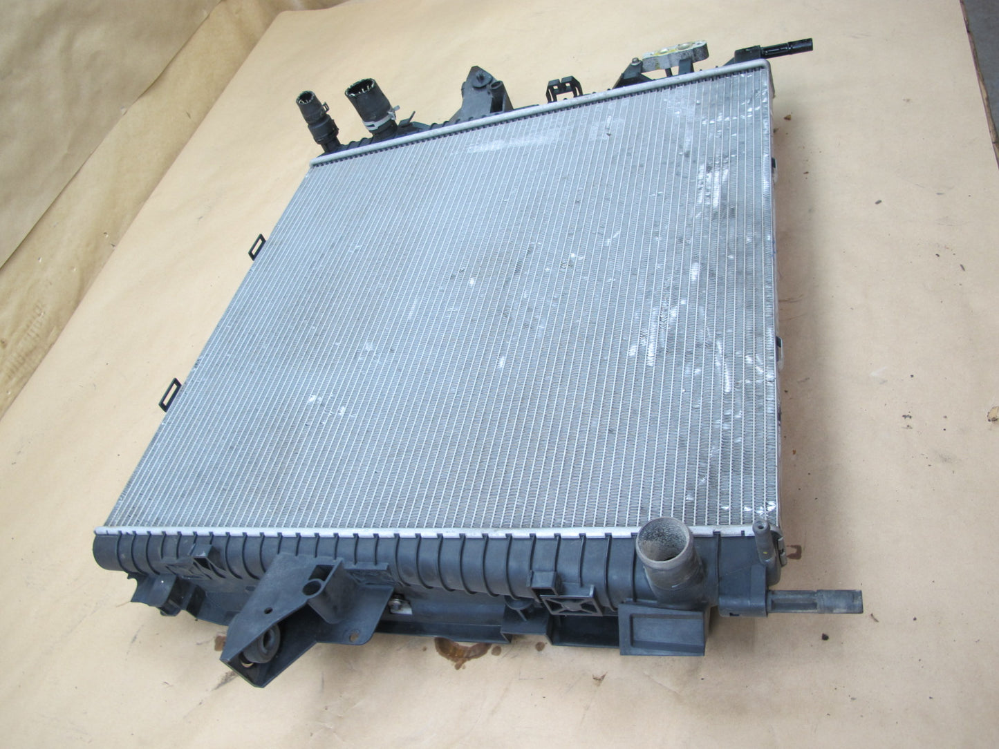 2010-2013 RANGE ROVER SPORT L320 ENGINE RADIATOR A/C CONDENSER ASSEMBLY