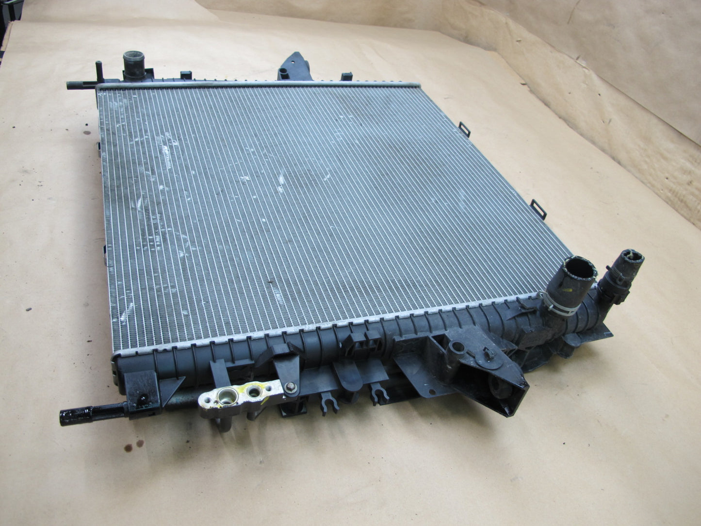 2010-2013 RANGE ROVER SPORT L320 ENGINE RADIATOR A/C CONDENSER ASSEMBLY