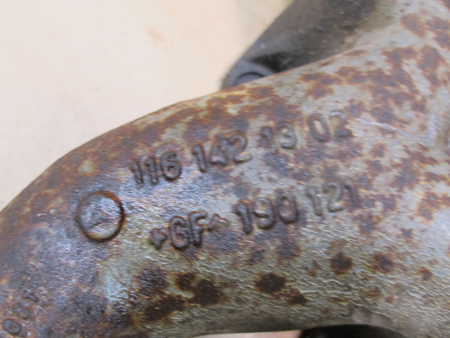 81-85 MERCEDES R107 380SL LEFT EXHAUST MANIFOLD OEM