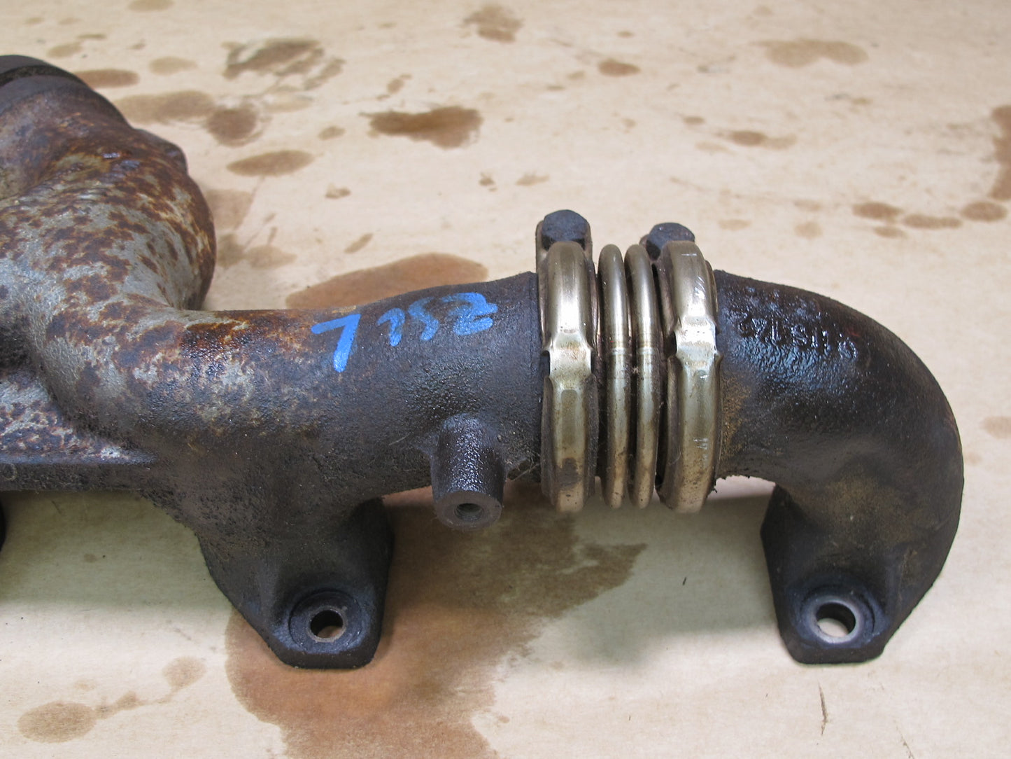 81-85 MERCEDES R107 380SL LEFT EXHAUST MANIFOLD OEM