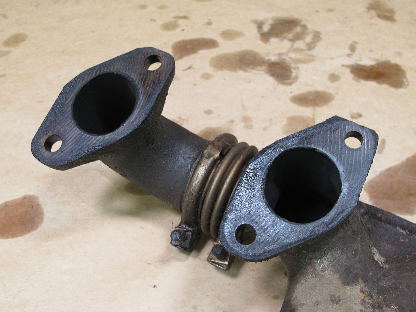 81-85 MERCEDES R107 380SL LEFT EXHAUST MANIFOLD OEM