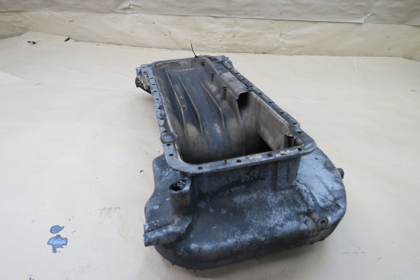 81-85 MERCEDES R107 380SL M116 ENGINE OIL PAN 1160105513 OEM