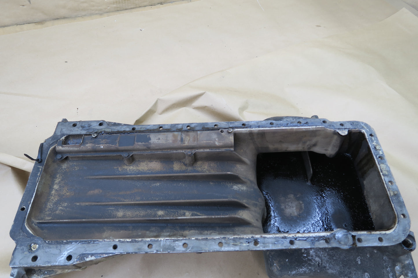 81-85 MERCEDES R107 380SL M116 ENGINE OIL PAN 1160105513 OEM