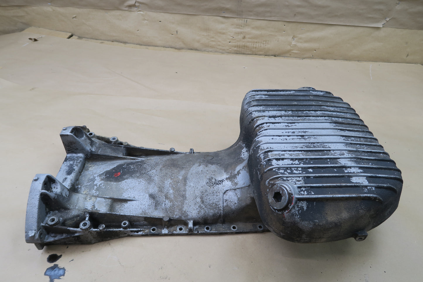 81-85 MERCEDES R107 380SL M116 ENGINE OIL PAN 1160105513 OEM