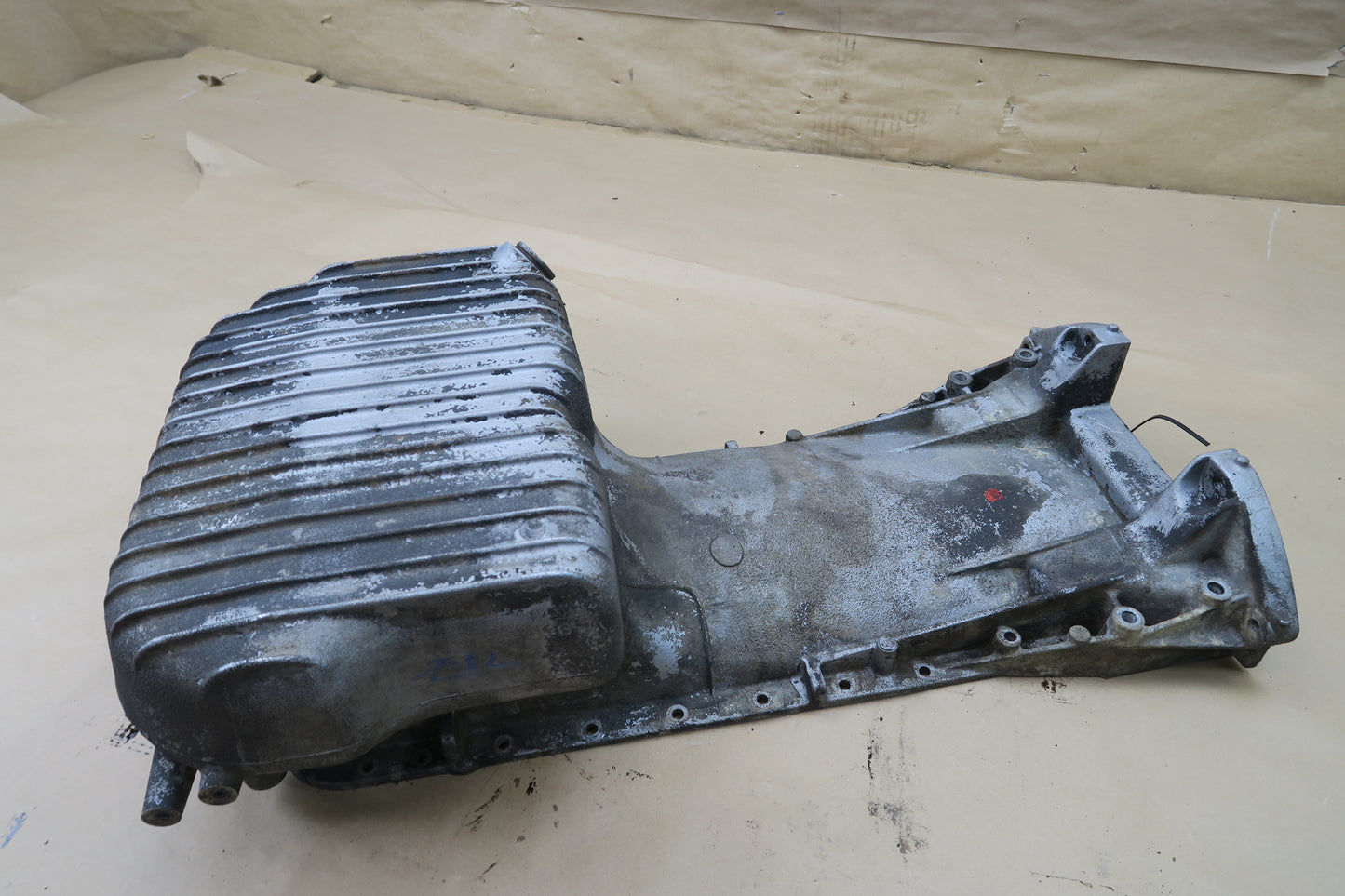 81-85 MERCEDES R107 380SL M116 ENGINE OIL PAN 1160105513 OEM